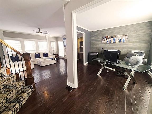 3rd image of 5004 W 140th St
