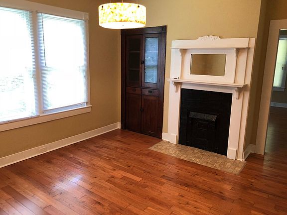 3rd image of 306 E Springdale Ave