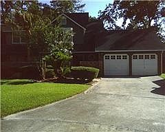 1st image of 1810 Country Club Dr APT 2