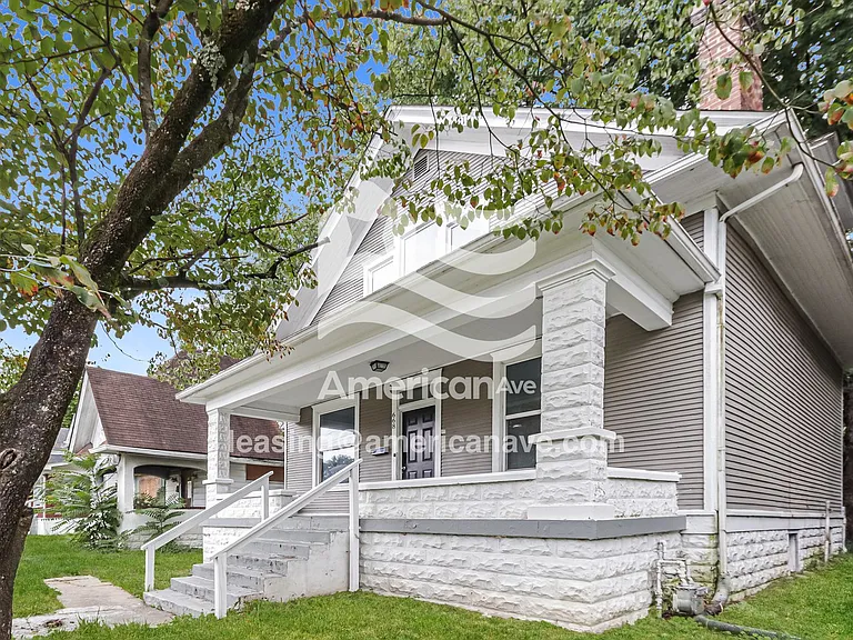909394_003_front_view_3.jpg