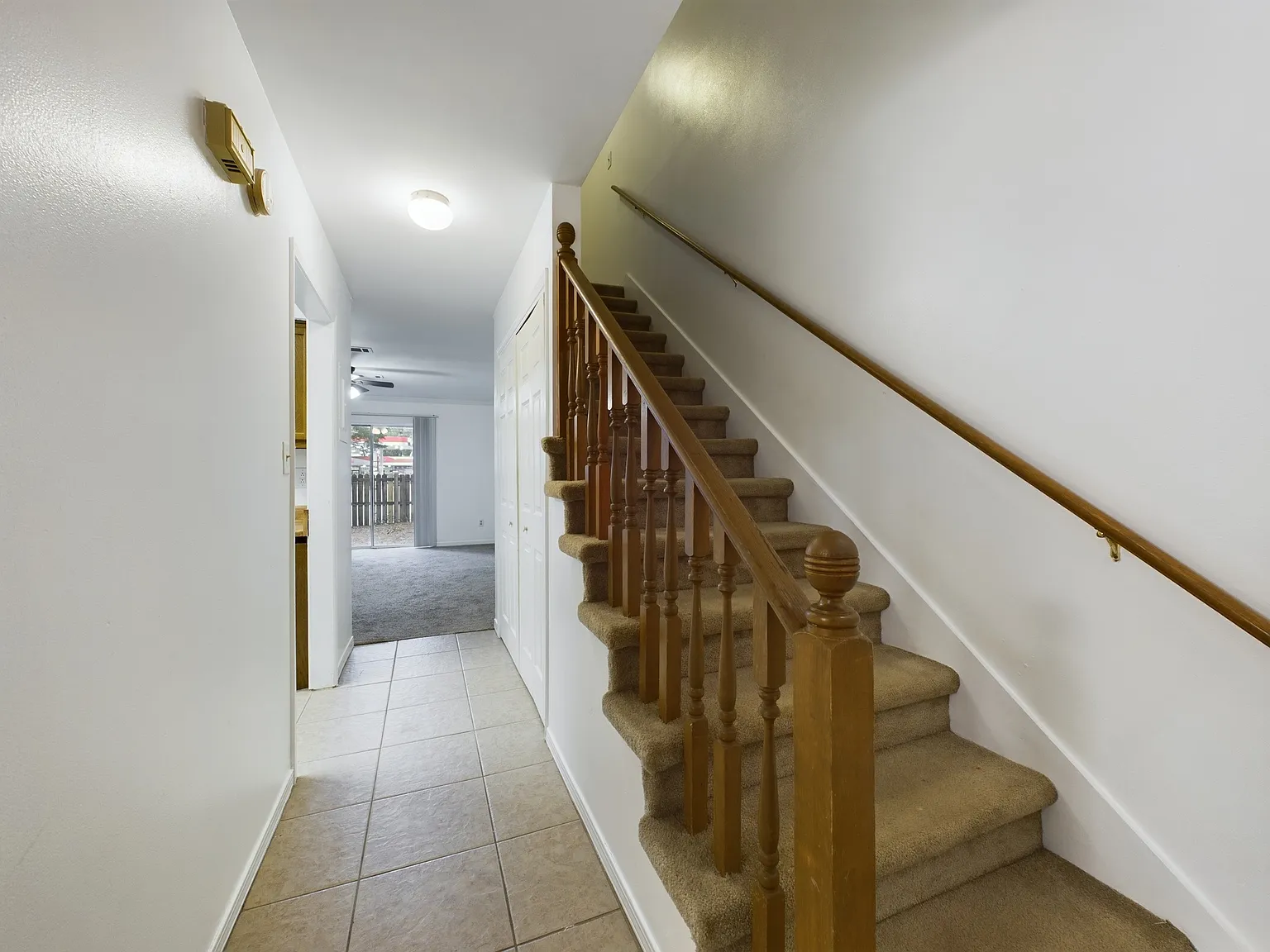 3150 Belle Meade — Photo 2