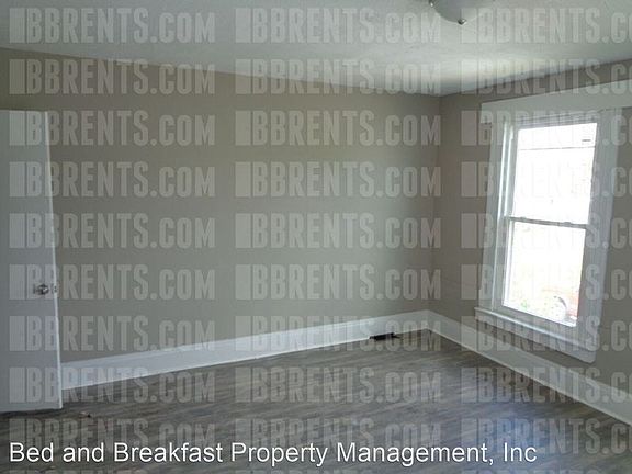 5th image of 919 Reservoir St