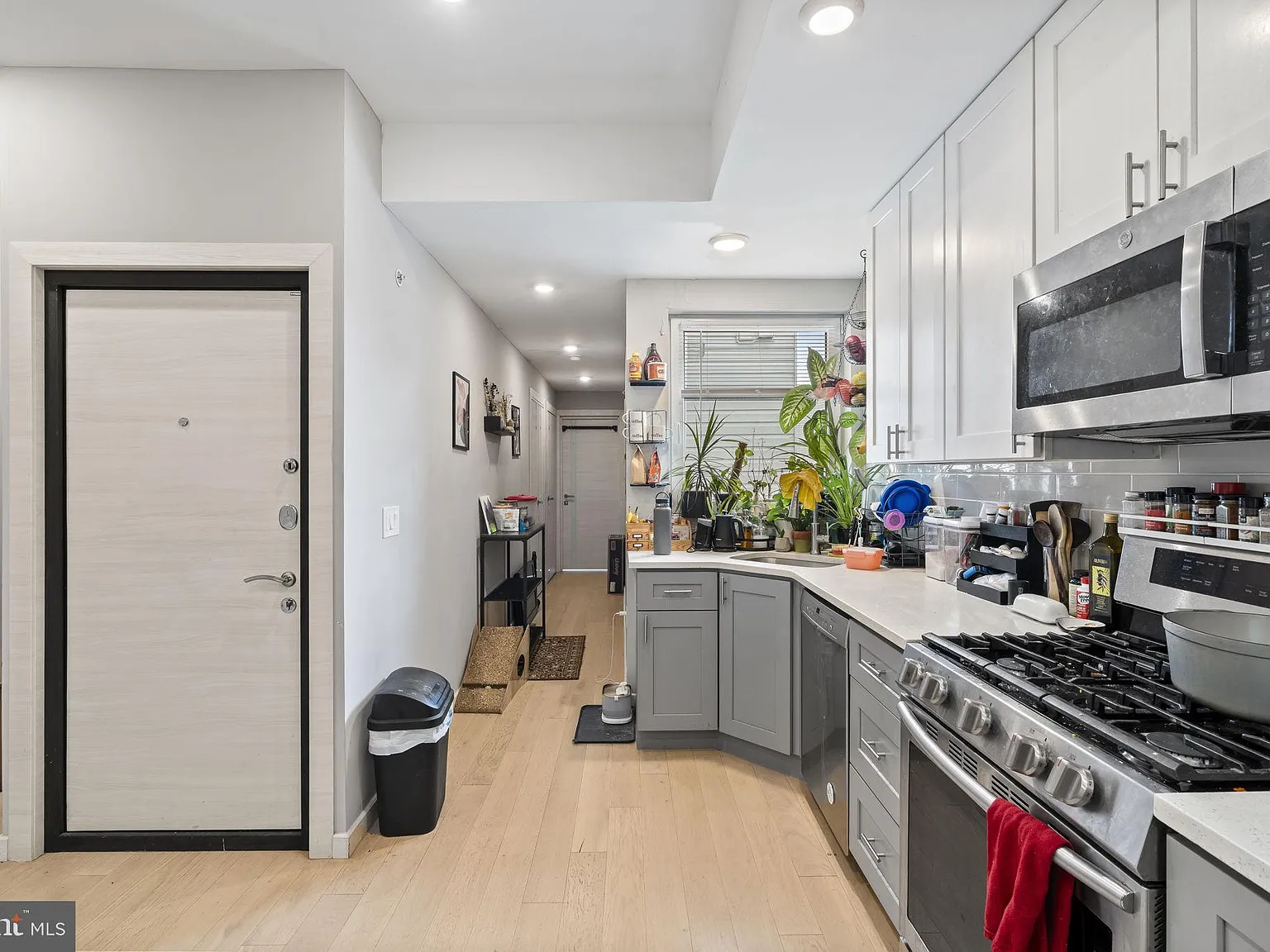 2 bed, 800 sqft, $1,795 — Photo 4
