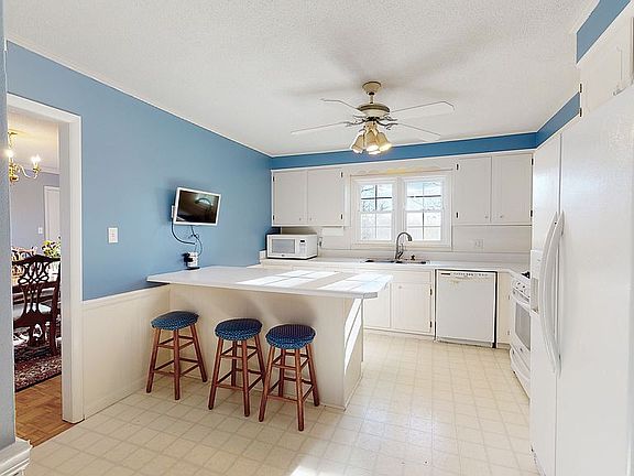 5th image of 2619 Pinoak Dr