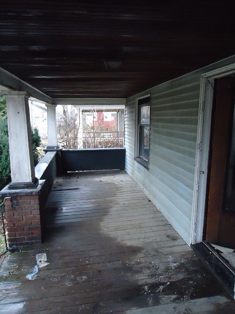 1st image of 215 Laird Ave NE