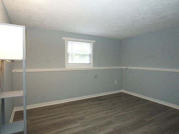 5th image of 111 Old Meetinghouse Rd