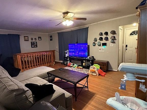 4th image of 1016 Park Ave