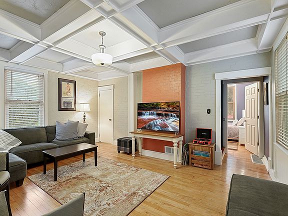 4th image of 422 2nd St NE #1