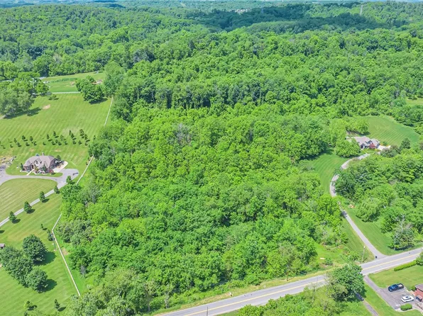 1902 Reissing Rd, Mc Donald, PA 15057