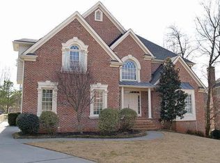 320 Summer Shade Ln, Roswell, GA 30075