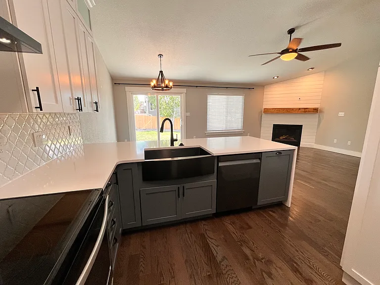 3015 Summit Ct — Photo 5