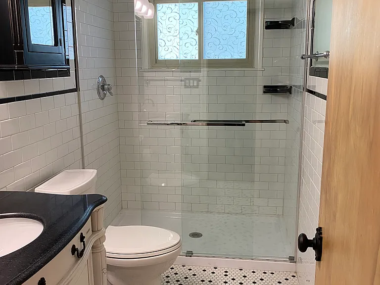 1318 Park Ln — Photo 3