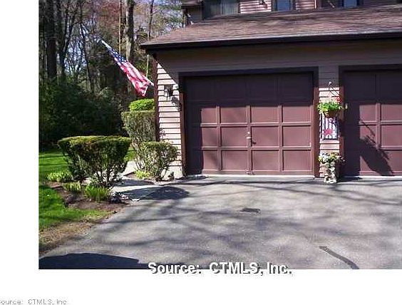 2nd image of 71 Wynwood Dr