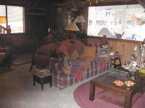 4th image of 1029 W Sherwood Blvd
