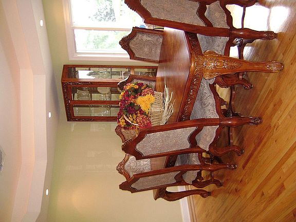 FORMAL DINING AREA