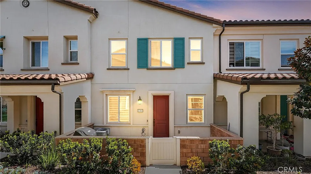 2741 Inez Pl photo 1