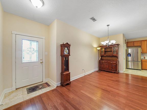 4th image of 827 Tropicana Blvd
