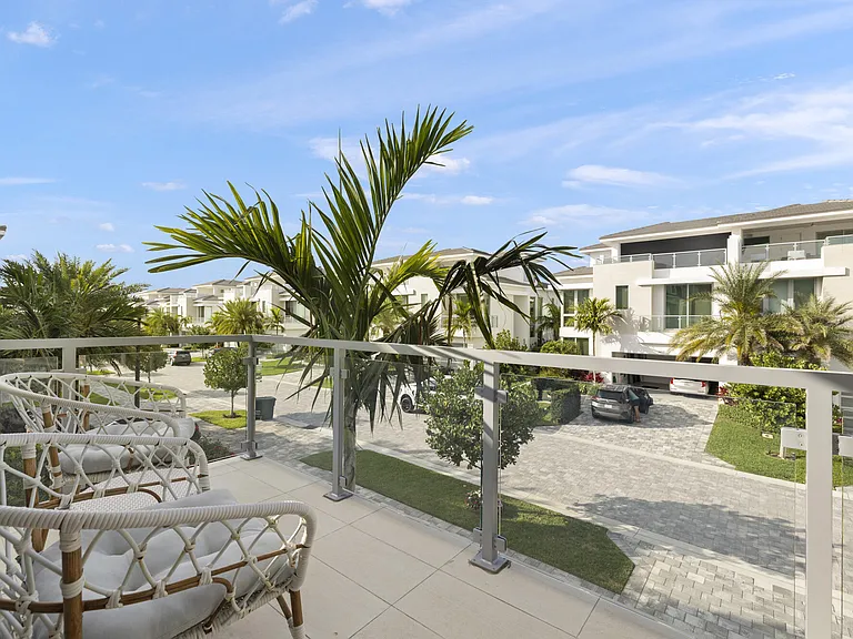 402 Ocean One Ln — Photo 24