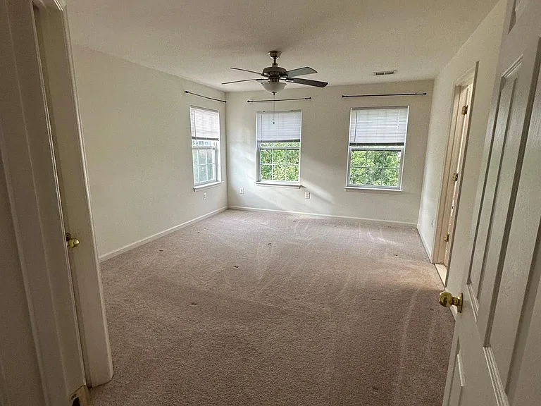 1318 Wilcox Ave — Photo 6