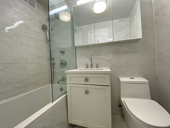 5th image of 305 E 86th St #7EE