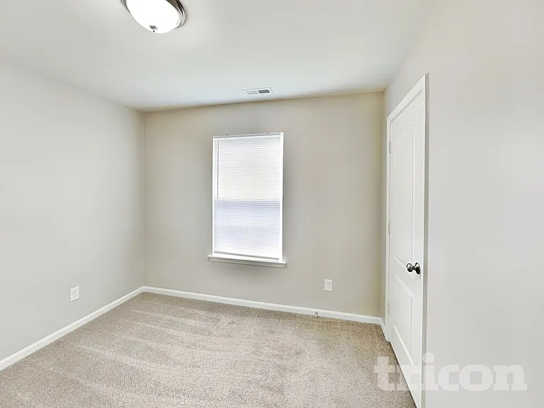 106 Newport Dr — Photo 12