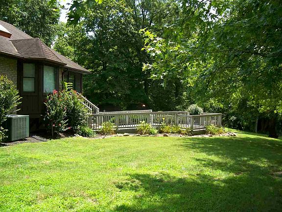 3rd image of 1 Dogwood Ln