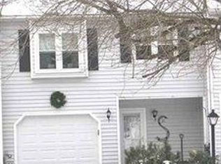 31 Clubhouse Dr, Saratoga Springs, NY 12866