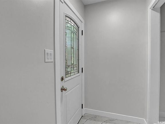 4th image of 1356 Minto STREET