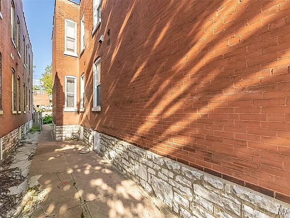 5th image of 3531 California Ave