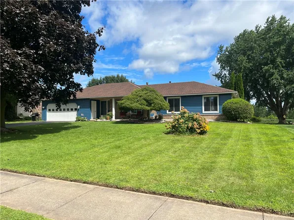 62 Haskins Ln N, Hilton, NY 14468