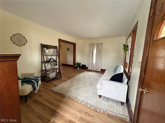 4th image of 316 Bank Ln SE