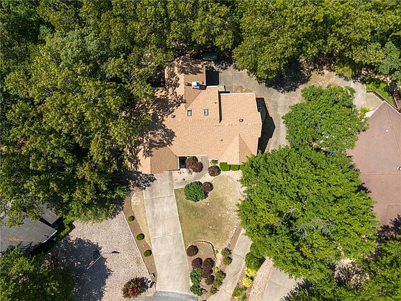 5th image of 15 Dunedin Ln