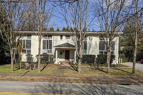 Maple Place Apartments Photo 1