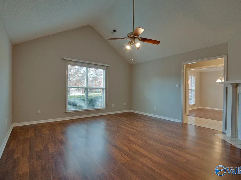 113 Claytor Ln — Photo 4