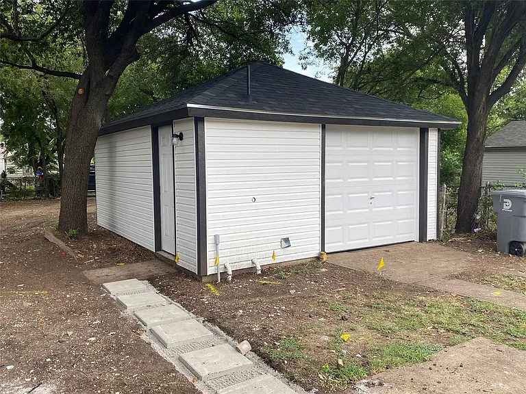 2211 W Illinois Ave — Photo 6
