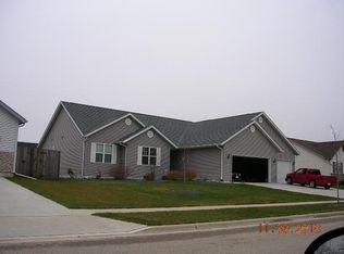 1476 Chipper Ln, Sun Prairie, WI 53590