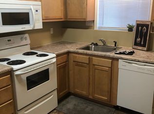 3300 Oakland Rd NE APT 2, Cedar Rapids, IA 52402