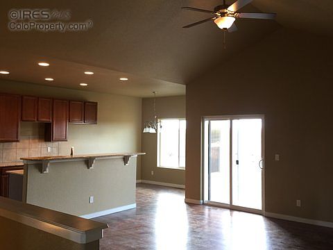 5th image of 1591 Sierra Plaza St