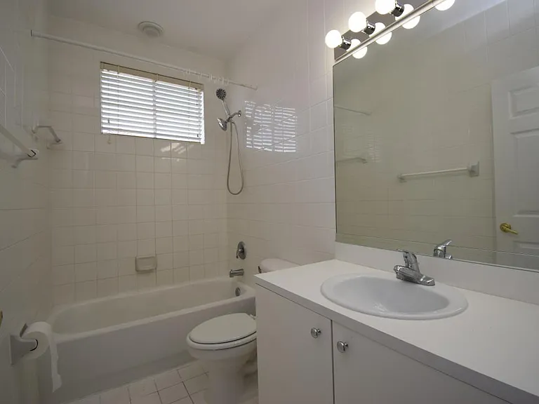 12693 NW 7th St — Photo 30