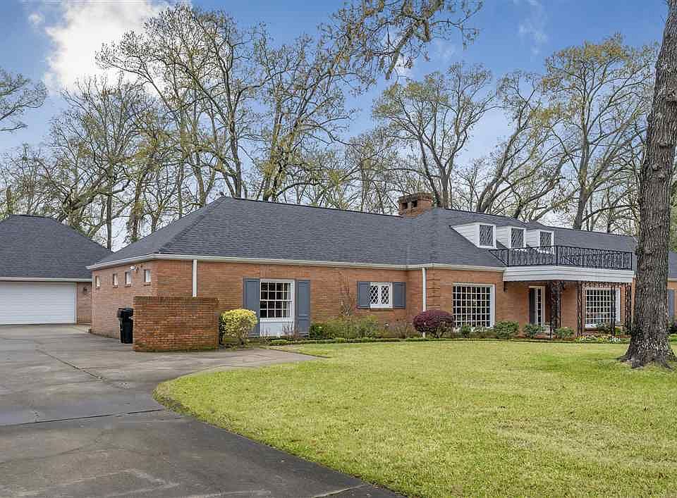 1st image of 806 Eden Dr
