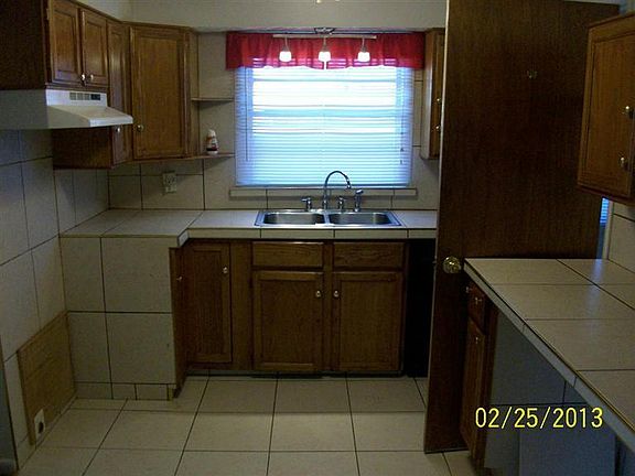 3rd image of 4625 Christopher Ave