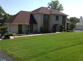 3371 Manor Rd, Huntingdon Valley, PA 19006