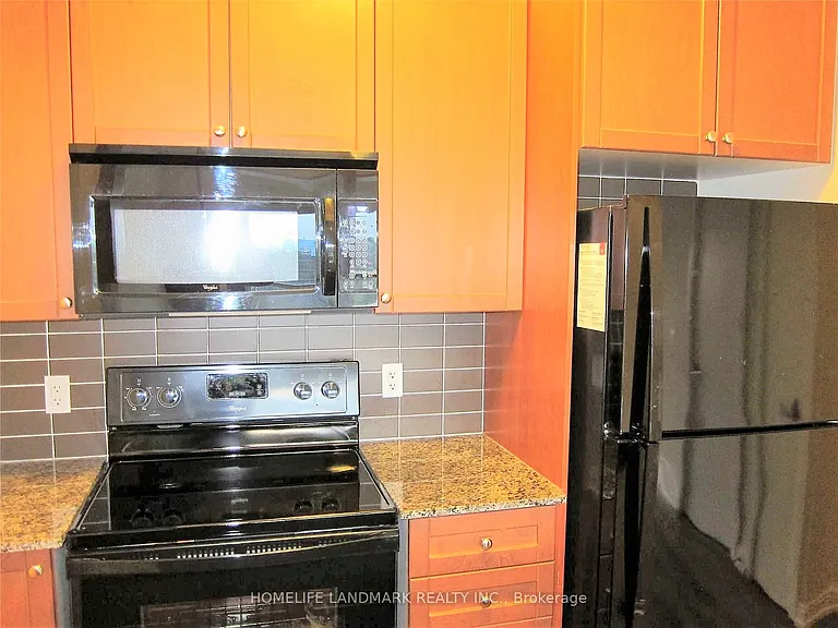 181 Village Green Sq #2216 — Photo 6