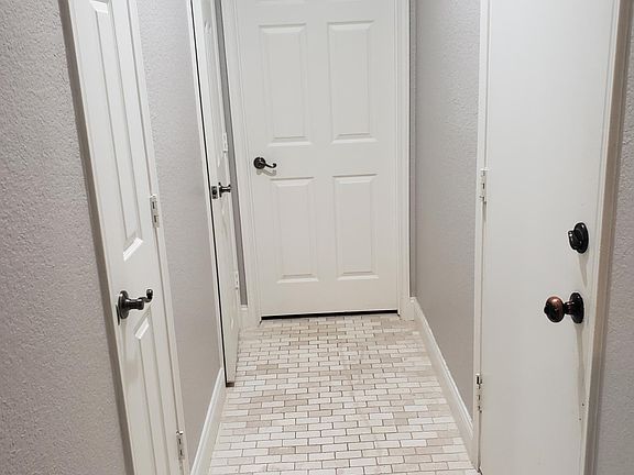 5th image of 1806 Northampton Dr