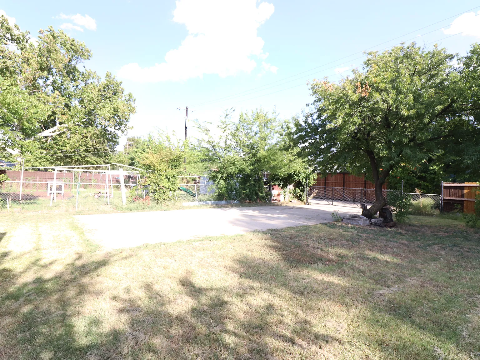 4 bed, 1800 sqft, $2,300 — Photo 4