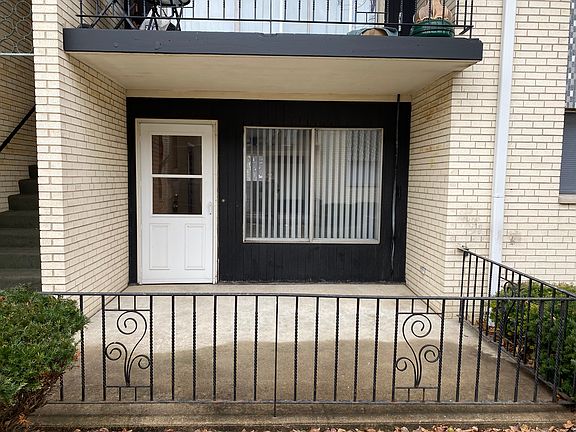 2nd image of 4747 W 101st St APT 105