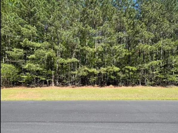 201 Harborside Dr, Greenwood, SC 29649