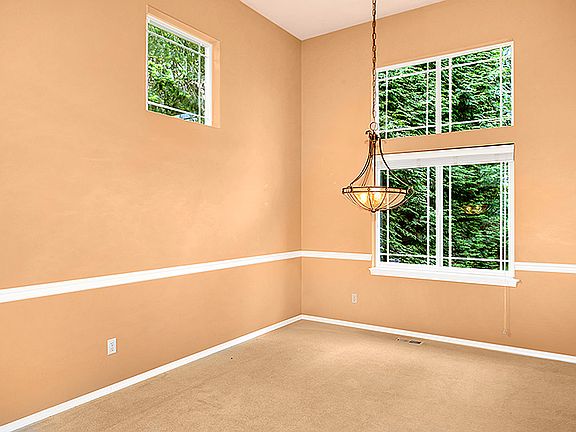 5th image of 8517 143rd Ct NE