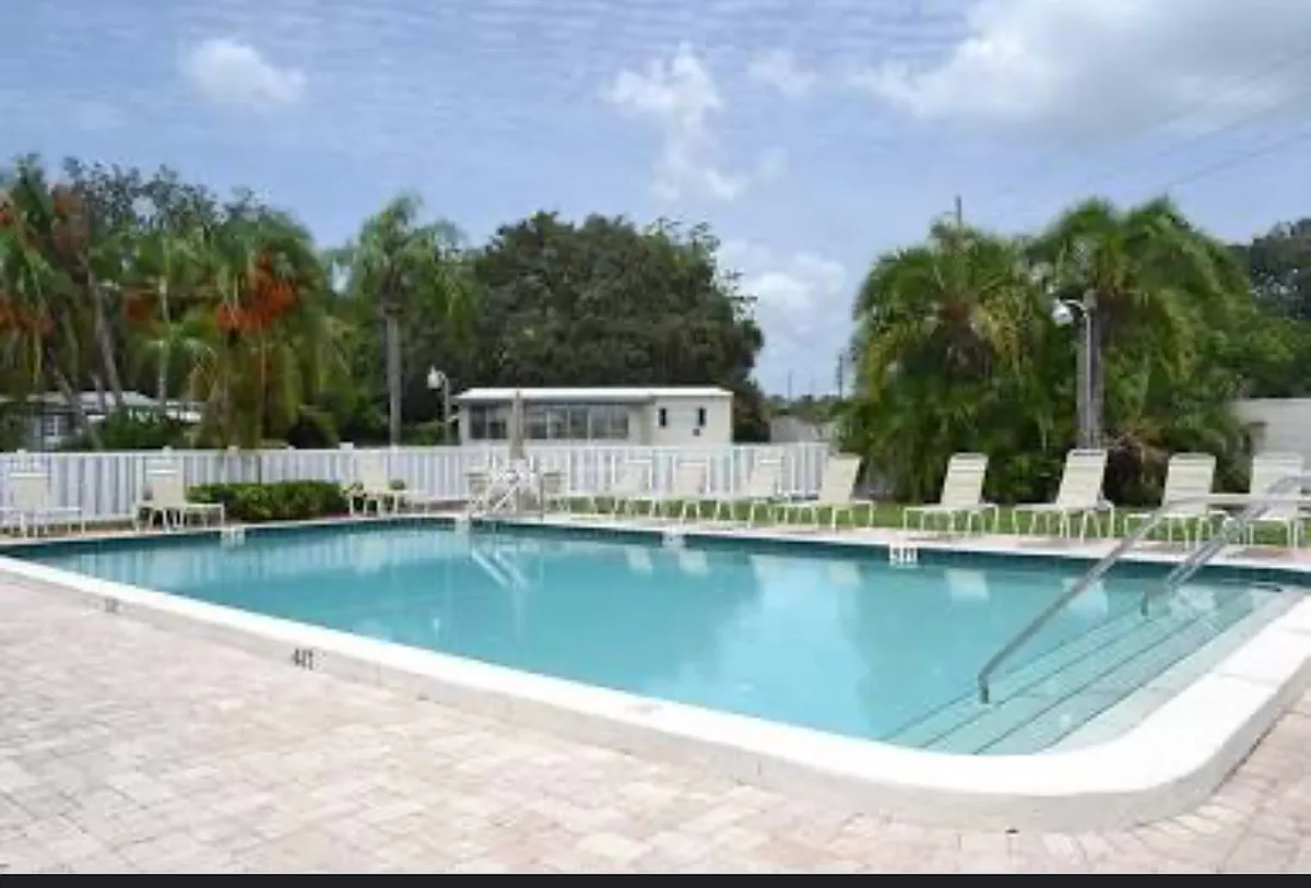 Building Photo - 217 Periwinkle St