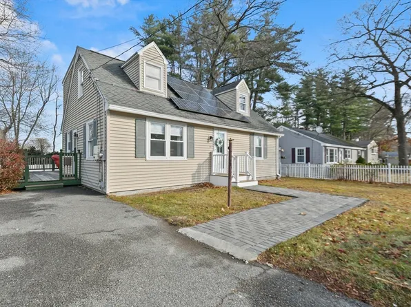 54 Eugene St, Leominster, MA 01453